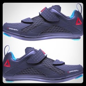 Womens spin shoes with cleats